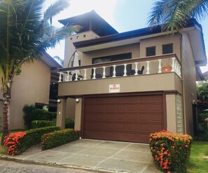 Exterior -  Wonderful Vista Las Olas - Pool Table Private Pool - Ocean Views - Pet Friendly (Playa Hermosa Garabito Jaco)