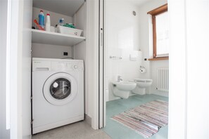 Appartamento, 1 camera da letto | Bagno | Doccia, soffione a pioggia, asciugacapelli, bidet