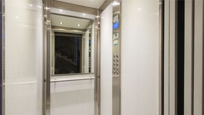 Unclassified image, 4 of 31, button - Casa Girasole (Trento)