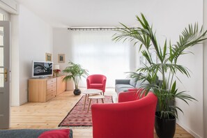 Apartment, 2 Bedrooms | Living area