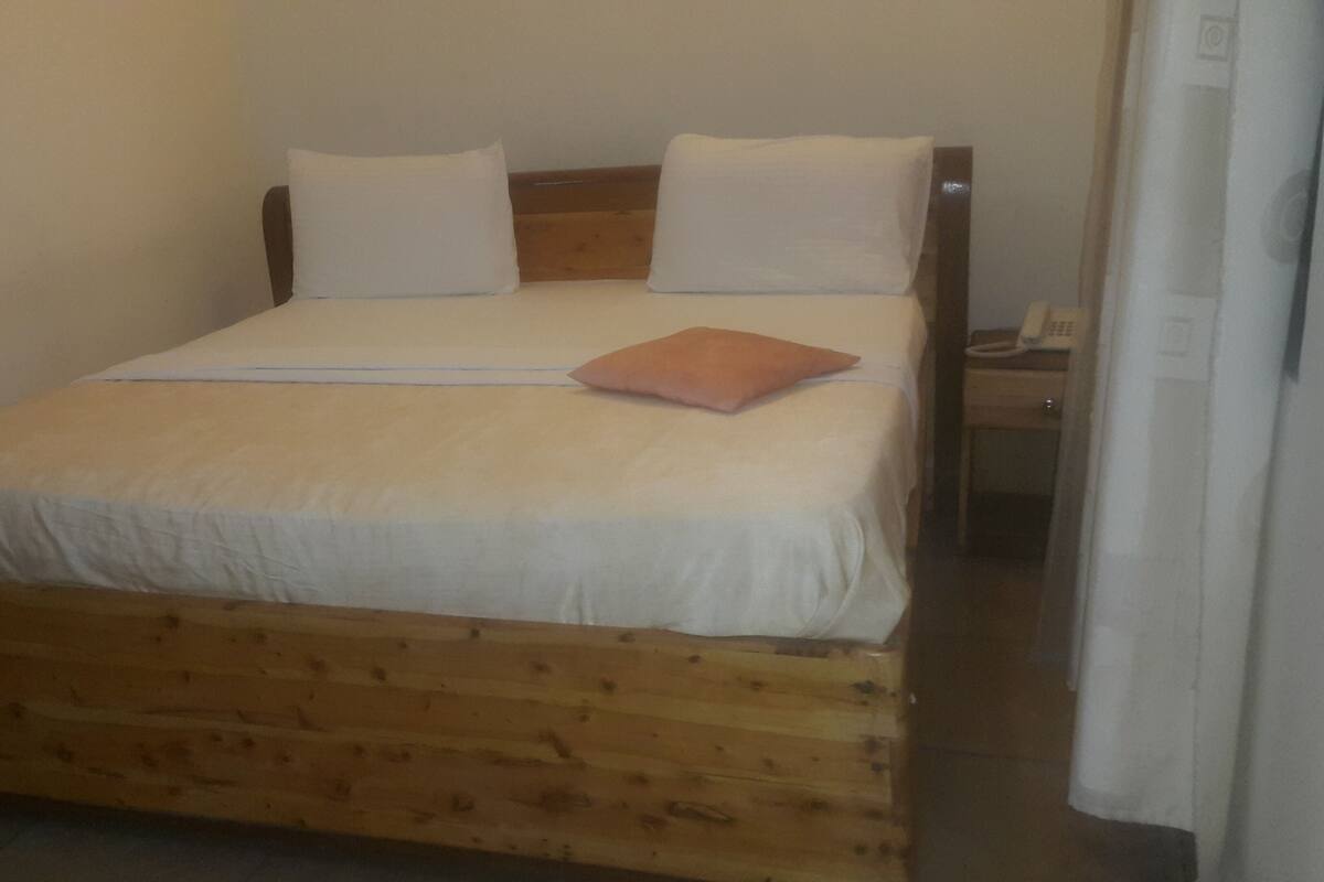 In-room safe, desk, laptop workspace, iron/ironing board