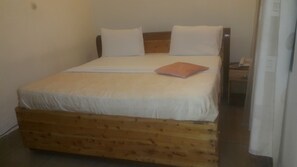 Caja de seguridad en la habitación y escritorio 