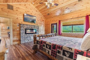 2 bedrooms, iron/ironing board, free WiFi, bed sheets - Peak A View: 180 Degree Views, Firepit, Hot Tub (Gatlinburg)