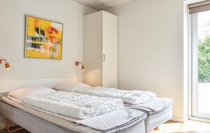 3 bedrooms, travel crib, free WiFi