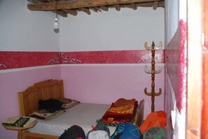 Quarto casal | Wi-Fi de cortesia, roupa de cama