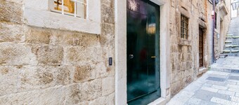 Leonarda Baroque House - Old Town