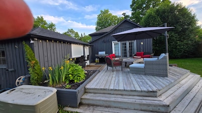 The Hacienda – Walk to the Beach & Downtown Port Elgin