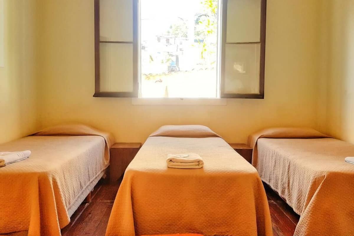 Chambre Triple Supérieure | Minibar, bureau, Wi-Fi gratuit, draps fournis