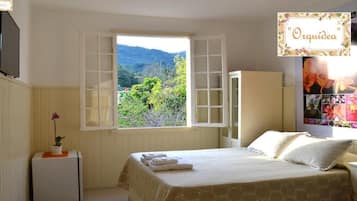 Minibar, desk, free WiFi, bed sheets