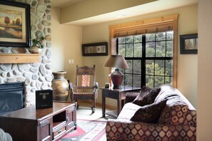 Family Cabin, 2 Bedrooms, Terrace | Living area | 42-inch flat-screen TV with cable channels, TV, DVD player