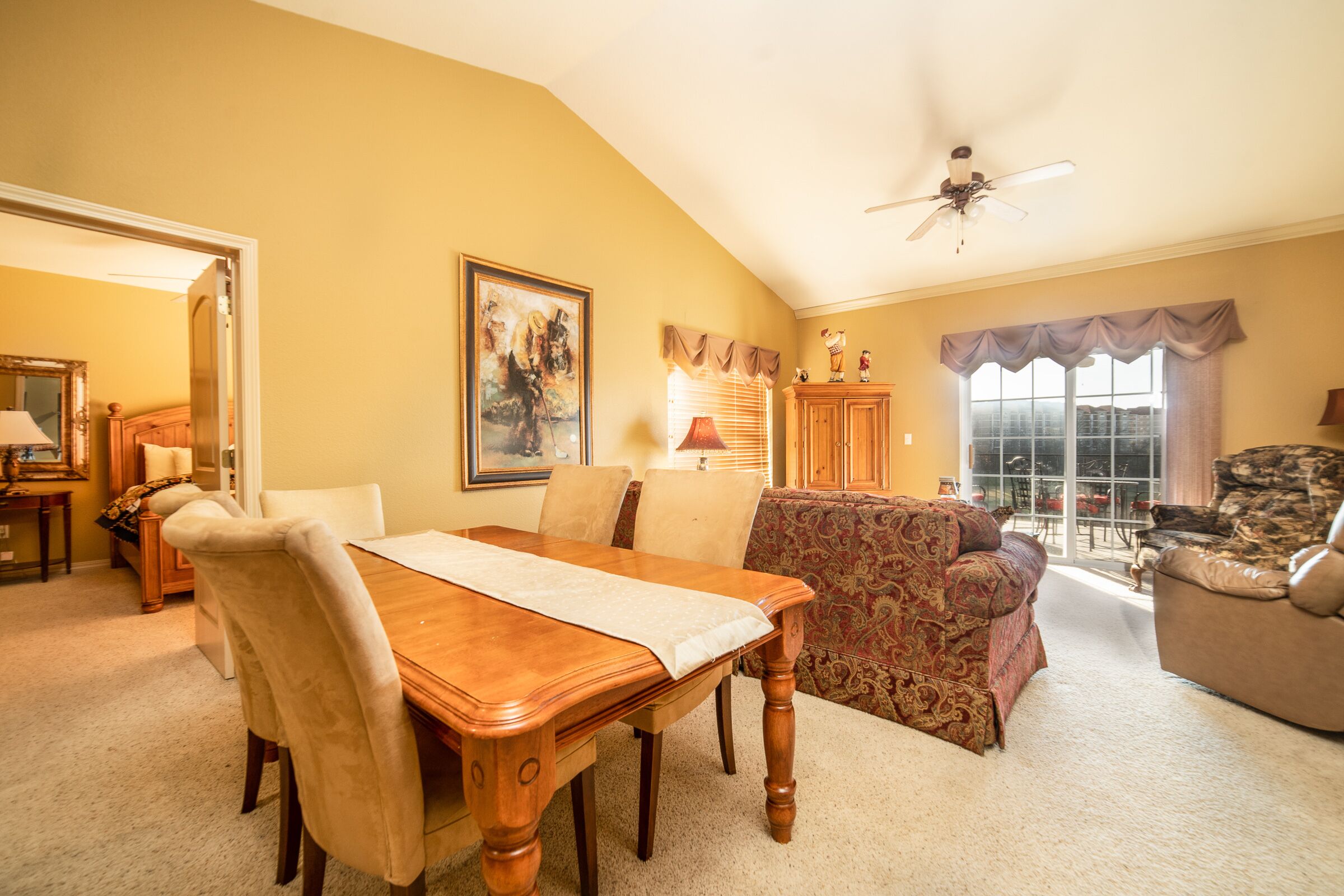 family condo, 3 bedrooms, golf view | living area | 40-inch flat-screen tv with cable channels, tv, dvd player