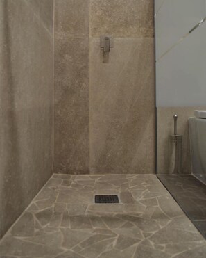 Badkamer met douche