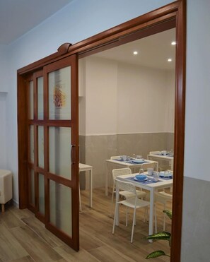 Breakfast area - Nazionale Suite (Naples)