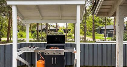 Gorgeous home in Oksbøl with sauna