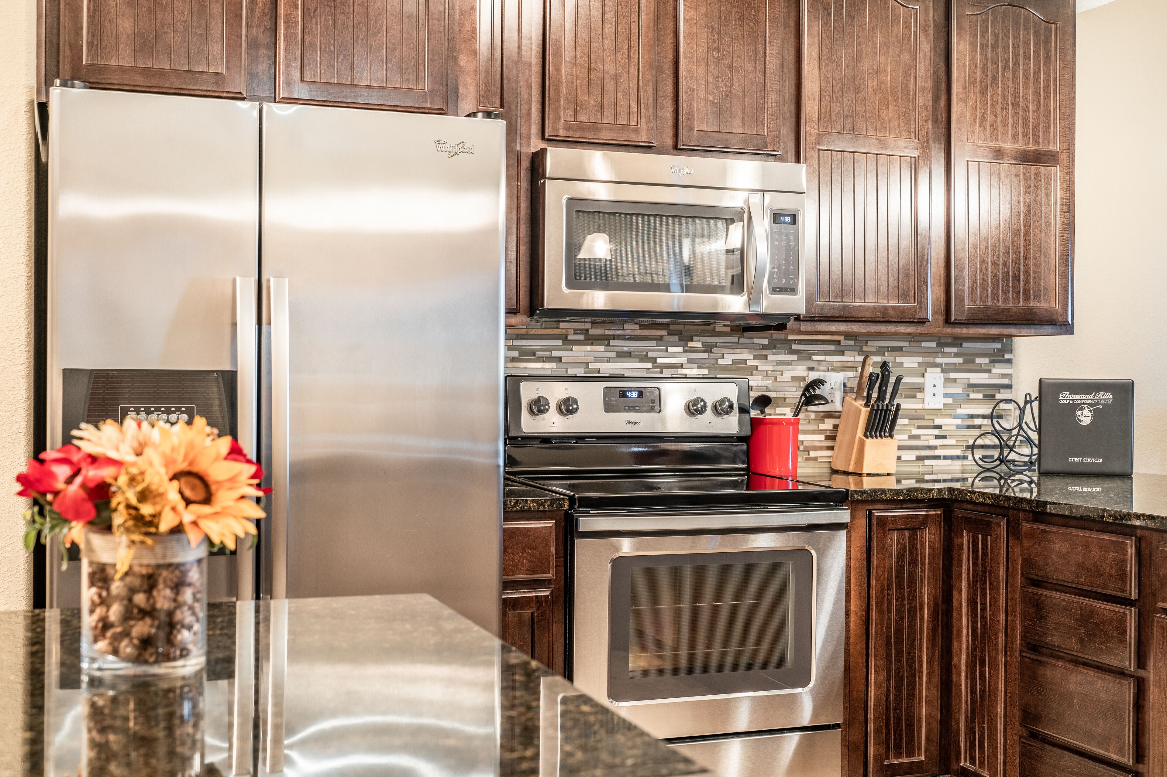 luxury condo, 2 bedrooms, lake view, lakeside | private kitchen | full-sized fridge, microwave, oven, stovetop