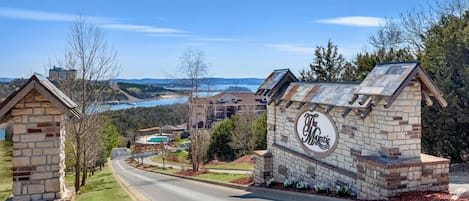 Entrée de l’hébergement