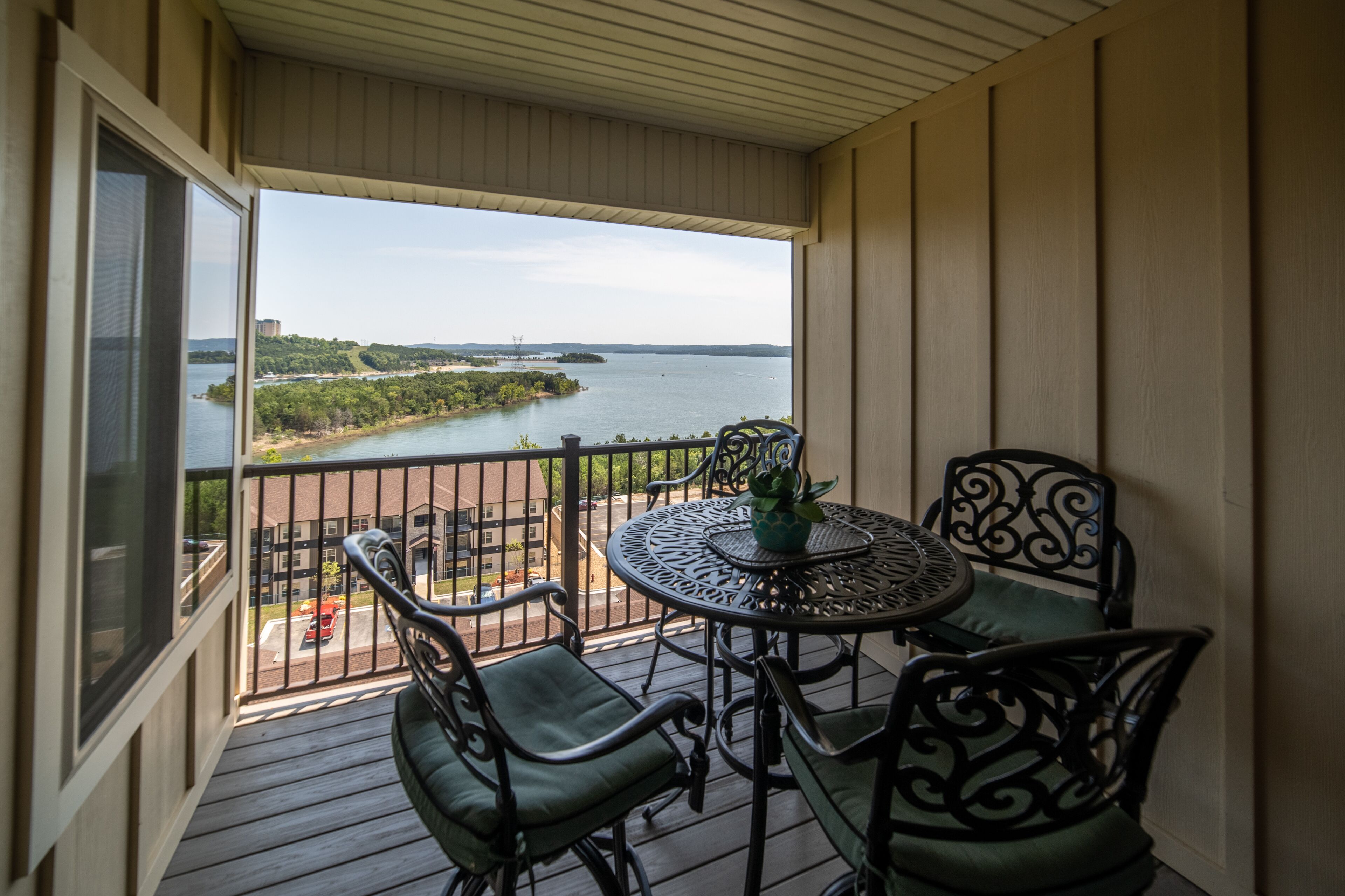 panoramic condo, 3 bedrooms, terrace, lake view | terrace/patio