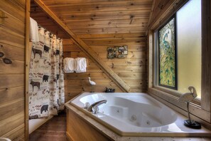 Casa, várias camas (Nestled Inn #214) | Banheiro | Toalhas de banho 