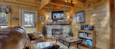 House, Multiple Beds (Nestled Inn #214) | Living room