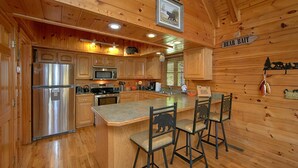 House, Multiple Beds (Boulder Bear Lodge #355) | Private kitchen | Fridge, microwave, stovetop, dishwasher - Boulder Bear Lodge #355 (Pigeon Forge)