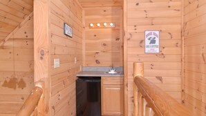 Interior - Above The Falls #144 (Sevierville)