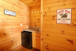 Interior detail - Above The Falls #144 (Sevierville)