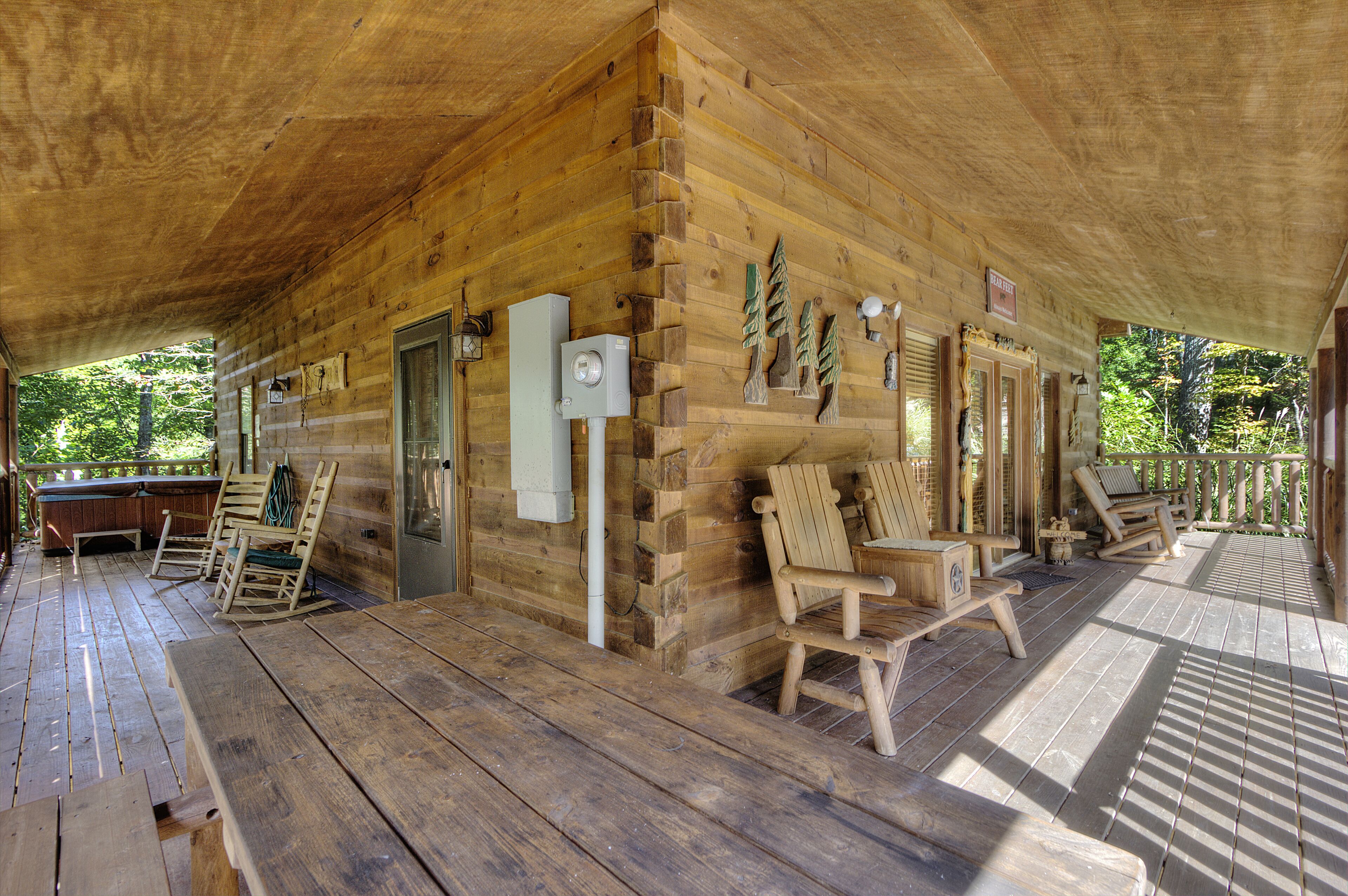 House, Multiple Beds (A Beary Tale #258) | Balcony