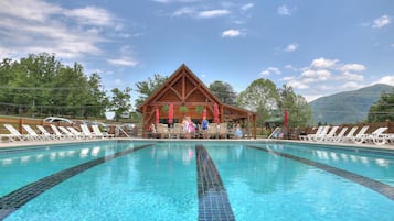 House, 1 King Bed with Sofa bed (Cabin Fever #117) | Pool