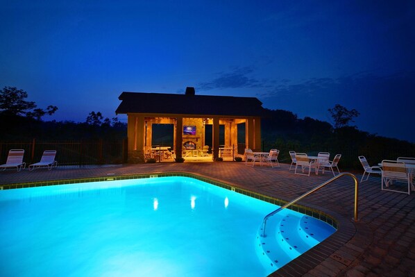 House, Multiple Beds (Lasting Impressions #240) | Pool