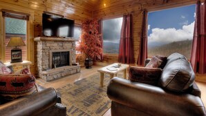 House, Multiple Beds (Lasting Impressions #240) | Living area - Lasting Impressions #240 (Sevierville)