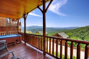 House, Multiple Beds (Lasting Impressions #240) | Outdoor spa tub