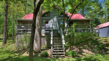 House, Multiple Beds (Living Waters #376) | Exterior