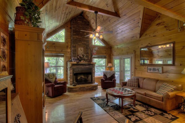 House, Multiple Beds (Living Waters #376) | Living area