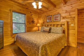Room - Dare To Bear #238 (Sevierville)