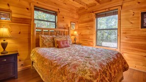 House, Multiple Beds (Dare To Bear #238) - Dare To Bear #238 (Sevierville)
