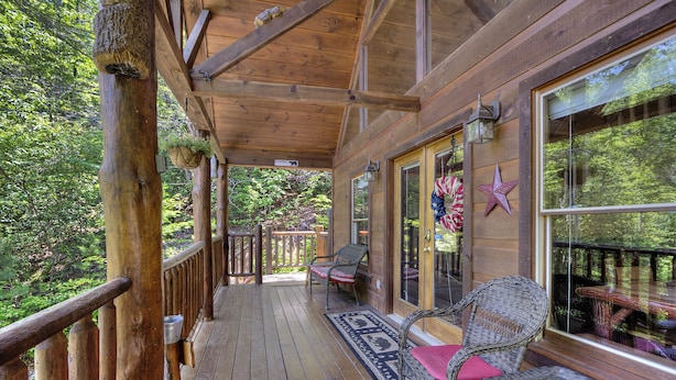 Maison, plusieurs lits (A Secluded Bearadise #247) | Balcon