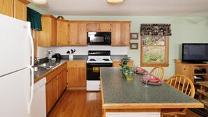 House, 1 King Bed with Sofa bed (Always & Forever #118) | Private kitchen - Always & Forever #118 (Sevierville)