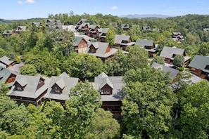 Exterior - Absolutely Wonderful #304 (Sevierville)