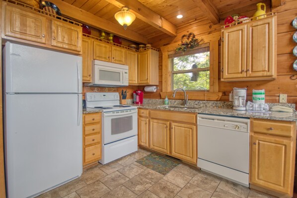 Private kitchen - American Dream #142 (Sevierville)