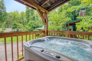 House, 1 King Bed (Cuddle Inn #1529) | Outdoor spa tub - Cuddle Inn #1529 (Gatlinburg)