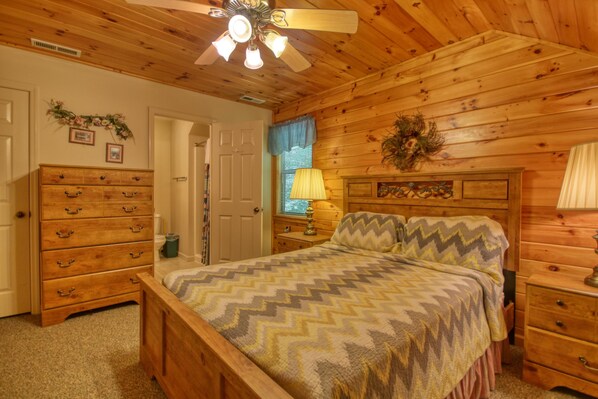 House, Multiple Beds (Mountain Hideaway #338) | 2 bedrooms, individually decorated, individually furnished, free WiFi