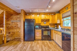House, Multiple Beds (A Smoky Mountain Dream #291) | Private kitchen - A Smoky Mountain Dream #291 (Sevierville)