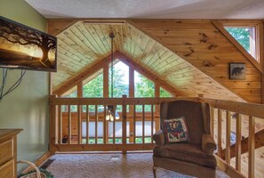 House, Multiple Beds (A Smoky Mountain Dream #291) | Interior