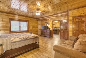 Casa, varias camas (A New Beginning #522) | 5 habitaciones, decoración personalizada y muebles diferentes