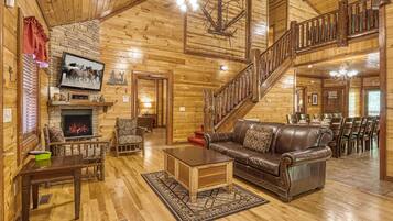 House, Multiple Beds (A New Beginning #522) | Living room