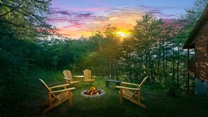 House, 1 King Bed (Dream Maker #120) | Property grounds - Dream Maker #120 (Sevierville)
