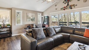 Cabin, Multiple Beds (Gatlinburg - Barbara's Song #4125) | Living area - Gatlinburg - Barbara's Song #4125 (Gatlinburg)