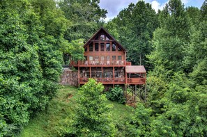 House, Multiple Beds (Hillbilly Hilton #525) | Exterior