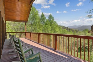 บ้านพัก, หลายเตียง (Hillbilly Hilton #525) | บริเวณที่พัก