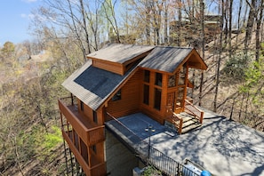 Exterior - Emerald City Lights #203 (Gatlinburg)